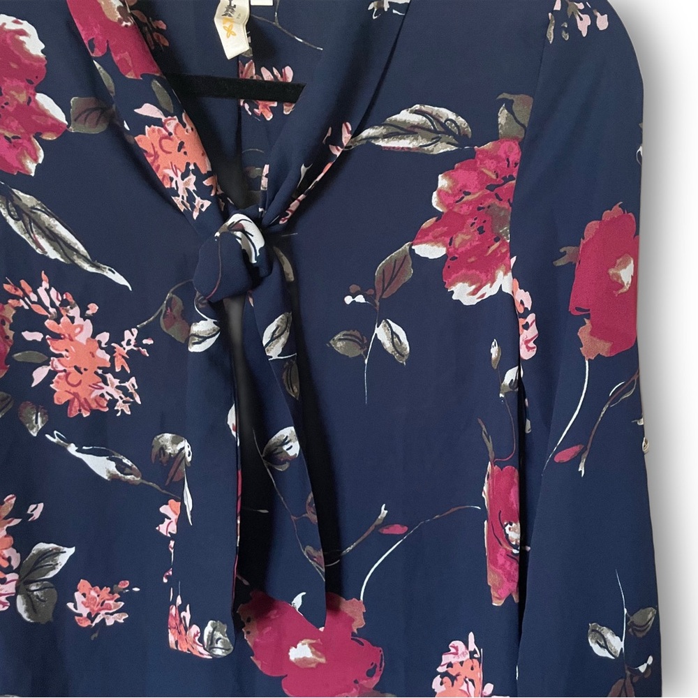 🌙 Lara Fashion Black Floral Blouse - Picture 2 of 12